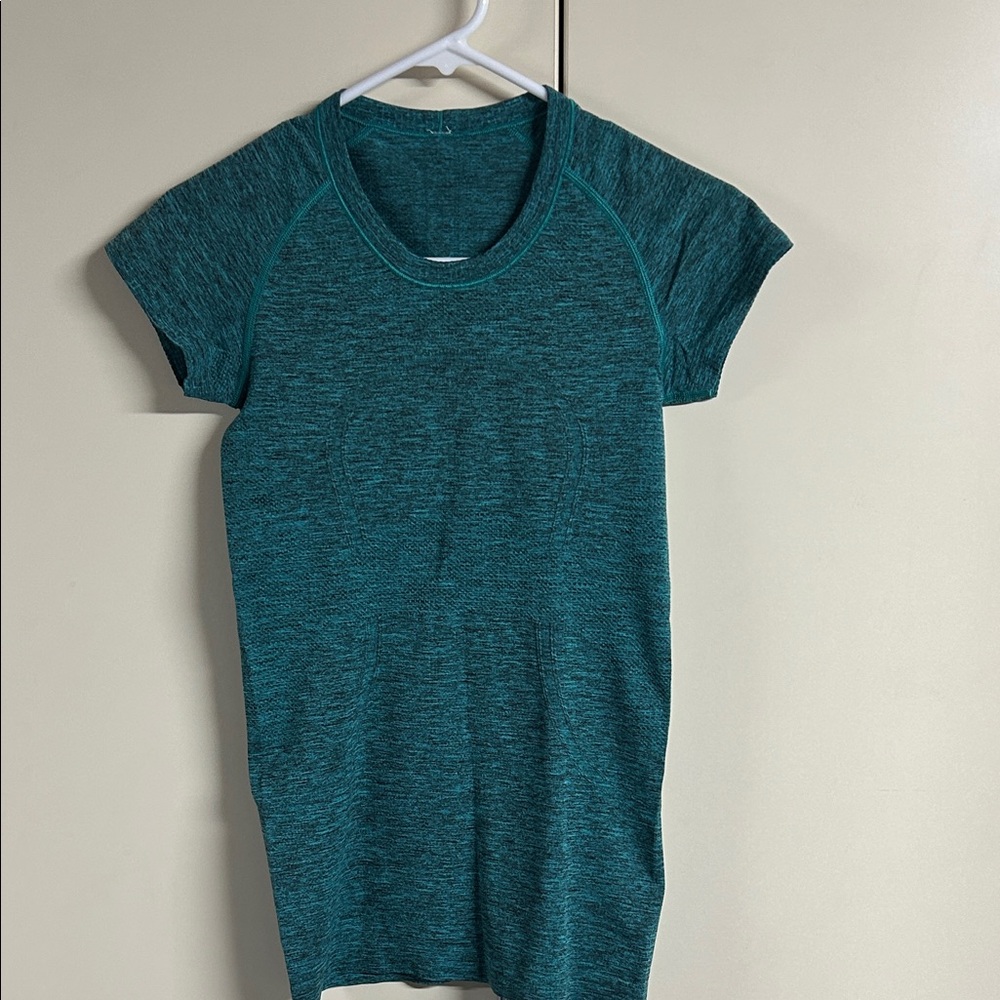 Lululemon Swiftly Tech Teal Short Sleeve Women's Top
